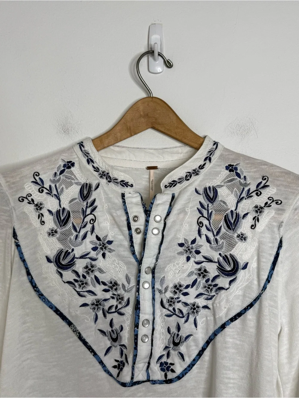Free People Sundance Kid Henley Floral Embroidered Blouse Pearl Snap S Western